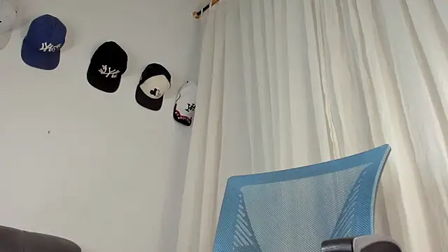 Snapshot of santi_xximo chatting on September 2025 12:14:01 AM santi xximo online show from September 2025 12:14:01 AM