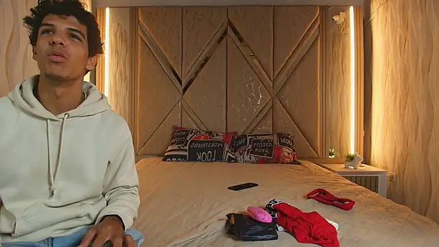 Hotcouple 222 online show from March 2026 07:25:01 AM