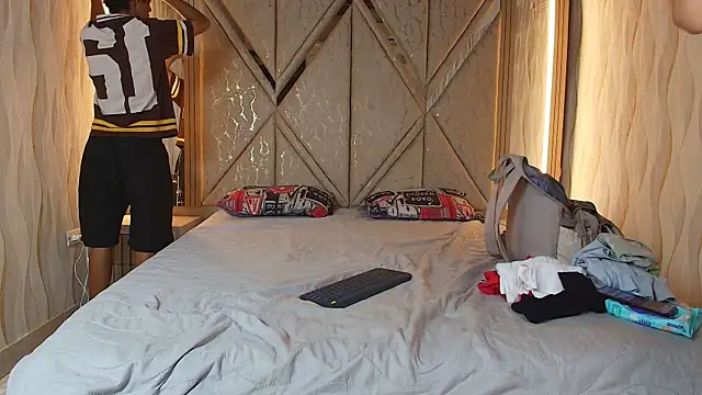 Hotcouple 222 online show from April 2026 01:44:02 PM