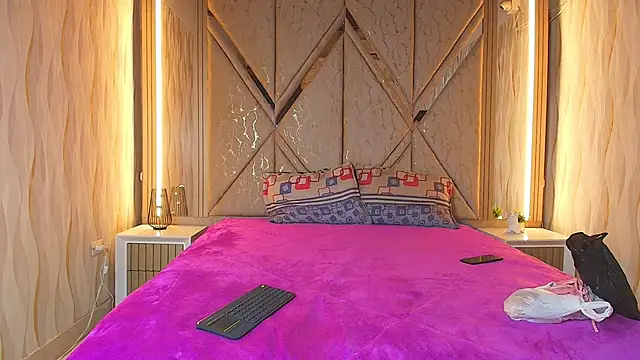 Hotcouple 222 online show from April 2026 01:21:01 PM