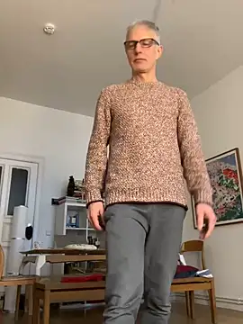 Snapshot of SexyLeon8 chatting on January 2025 01:02:02 PM SexyLeon8 online show from January 2025 01:02:02 PM