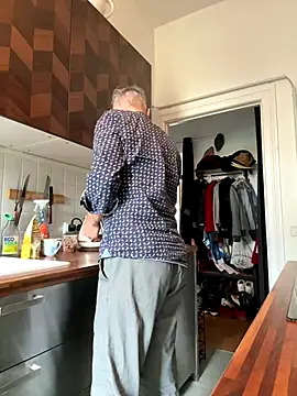 Snapshot of SexyLeon8 chatting on November 2025 08:35:01 AM SexyLeon8 online show from November 2025 08:35:01 AM