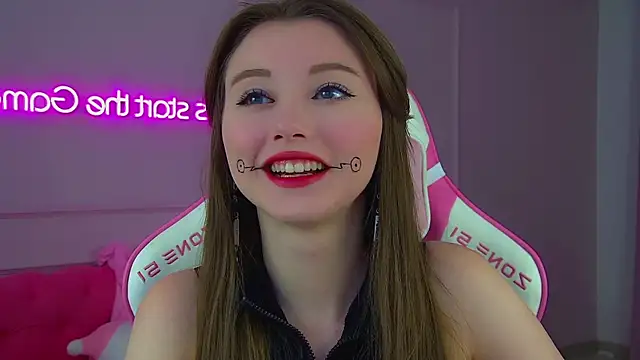 Snapshot of KeiraAsti chatting on November 2025 06:19:01 PM KeiraAsti online show from November 2025 06:19:01 PM