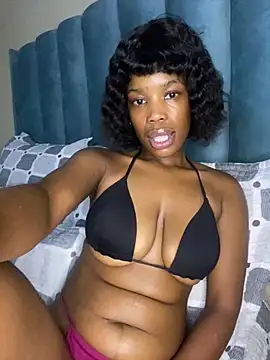 Snapshot of Caramel_Mellow chatting on February 2026 01:53:01 AM Caramel Mellow online show from February 2026 01:53:01 AM