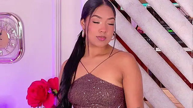 Mia Roset online show from October 2025 12:39:01 PM