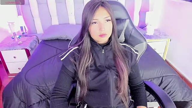 Adaara Rey online show from October 2025 08:18:01 PM