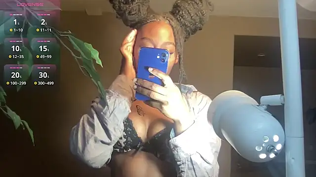 Snapshot of maskedgirl5005 chatting on September 2025 09:58:01 PM maskedgirl5005 online show from September 2025 09:58:01 PM