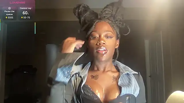 Snapshot of maskedgirl5005 chatting on October 2025 11:44:02 PM maskedgirl5005 online show from October 2025 11:44:02 PM