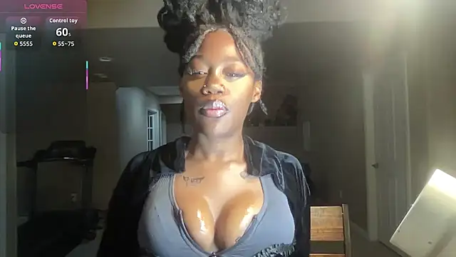 Snapshot of maskedgirl5005 chatting on October 2025 06:15:02 PM maskedgirl5005 online show from October 2025 06:15:02 PM