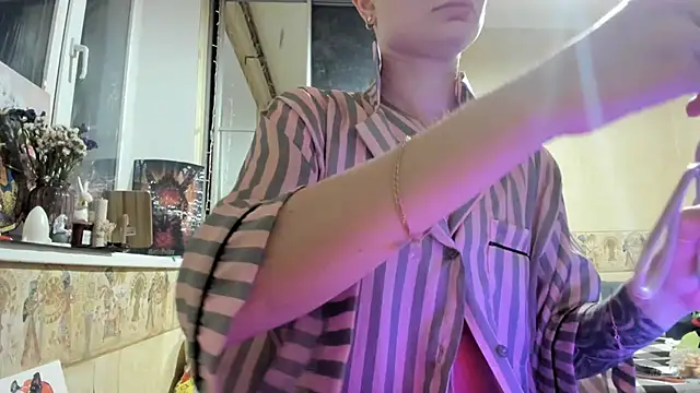 WatsonMi online show from September 2025 03:46:02 PM