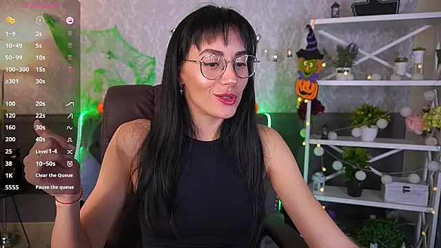 EviLune online show from October 2025 09:05:02 PM