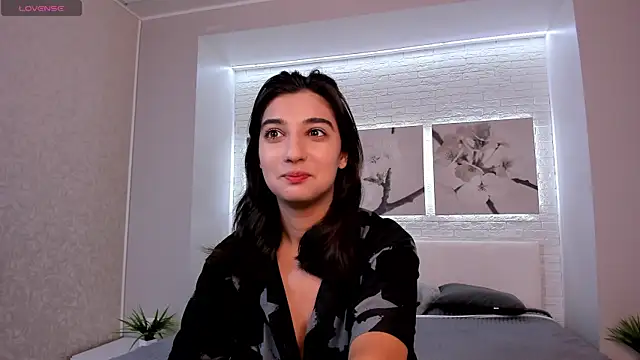 Snapshot of Elfy_Rare_ chatting on October 2025 02:48:01 PM Elfy Rare online show from October 2025 02:48:01 PM