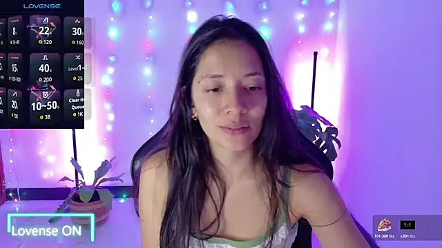 Snapshot of Sarasavage chatting on January 2026 03:00:01 AM Sarasavage online show from January 2026 03:00:01 AM