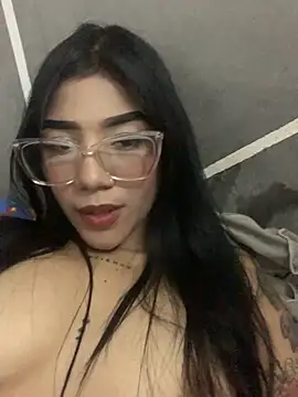 Snapshot of ElaRose_12 chatting on November 2025 05:14:01 PM ElaRose 12 online show from November 2025 05:14:01 PM