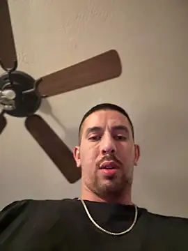 Snapshot of himNIGuys chatting on December 2025 11:32:01 PM himNIGuys online show from December 2025 11:32:01 PM