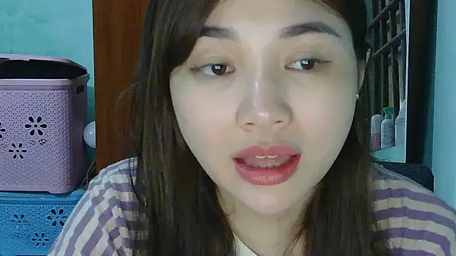 Uhem112 online show from October 2025 12:46:01 PM