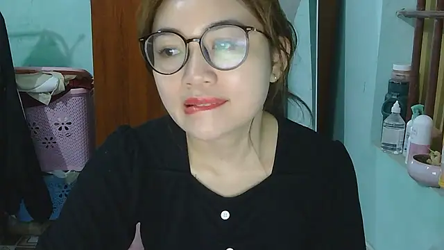 Uhem112 online show from November 2025 01:29:01 AM