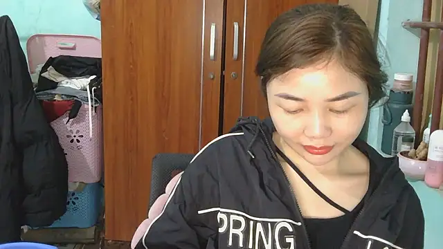 Uhem112 online show from December 2025 12:51:01 AM