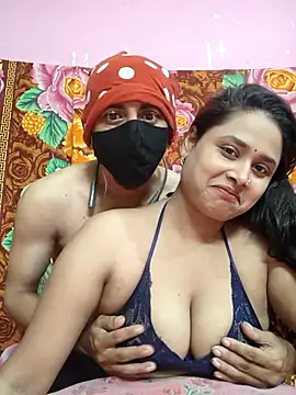 Snapshot of Seducing_couple chatting on June 2026 04:37:01 AM Seducing couple online show from June 2026 04:37:01 AM