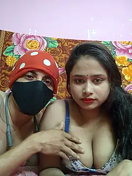 Snapshot of Seducing_couple chatting on July 2026 05:20:02 AM Seducing couple online show from July 2026 05:20:02 AM