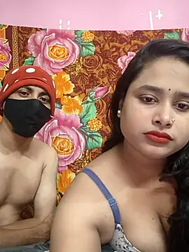Snapshot of Seducing_couple chatting on July 2026 04:05:01 AM Seducing couple online show from July 2026 04:05:01 AM