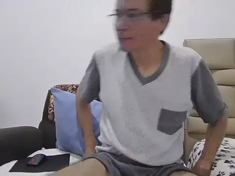 skinnylatino51 online show from May 2026 12:41:01 AM