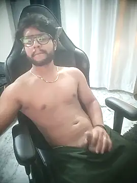 Kartikkartik8595 online show from April 2026 09:35:01 PM