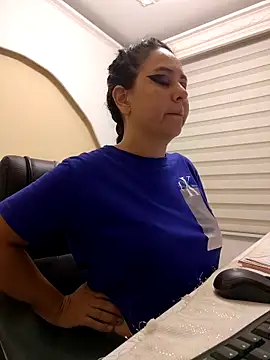 Abbyjoness21 online show from October 2025 10:28:02 PM