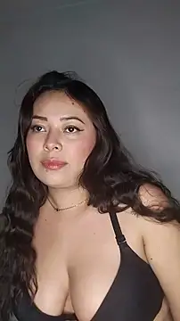Snapshot of Damii_001 chatting on June 2026 01:15:02 AM Damii 001 online show from June 2026 01:15:02 AM