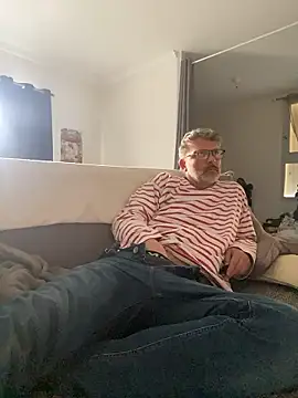 Snapshot of max219 chatting on January 2026 03:28:02 PM max219 online show from January 2026 03:28:02 PM