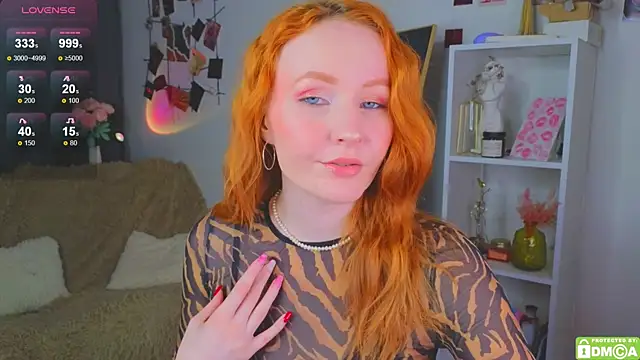 JoyceJones online show from October 2025 07:14:02 PM