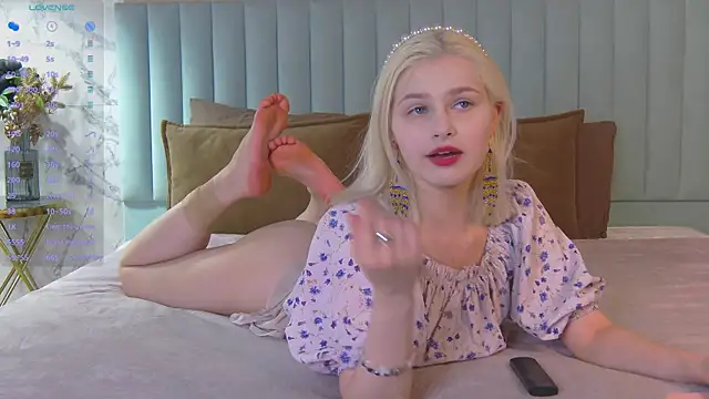 Snapshot of SandyShayes chatting on July 2026 05:47:02 AM SandyShayes online show from July 2026 05:47:02 AM