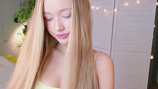 Snapshot of milaa_sun chatting on July 2026 05:51:01 AM milaa sun online show from July 2026 05:51:01 AM
