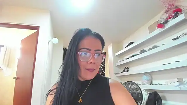 Snapshot of AlicePipper chatting on June 2026 08:32:02 PM AlicePipper online show from June 2026 08:32:02 PM