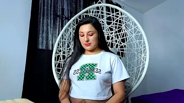 Snapshot of cuteeimy chatting on November 2025 07:13:02 PM cuteeimy online show from November 2025 07:13:02 PM