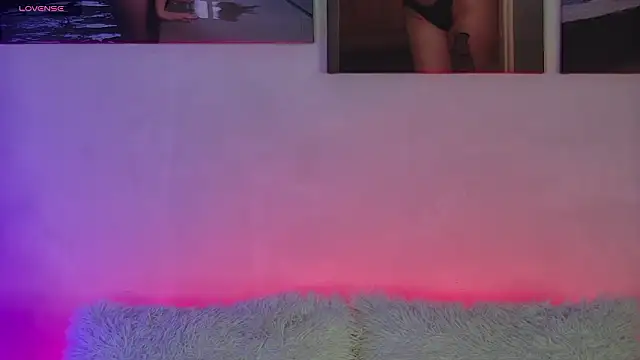 AlysonHuxley  online show from January 2026 05:05:02 PM