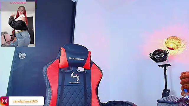 carolinhe  online show from November 2025 07:58:01 PM