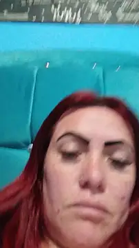 carolinhe  online show from November 2025 02:00:02 AM