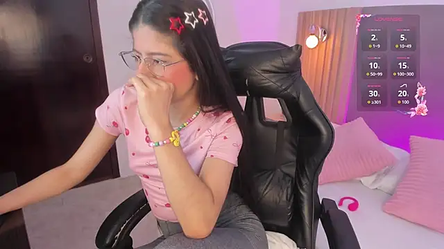 Snapshot of carlina_15 chatting on July 2026 12:30:01 PM carlina 15 online show from July 2026 12:30:01 PM