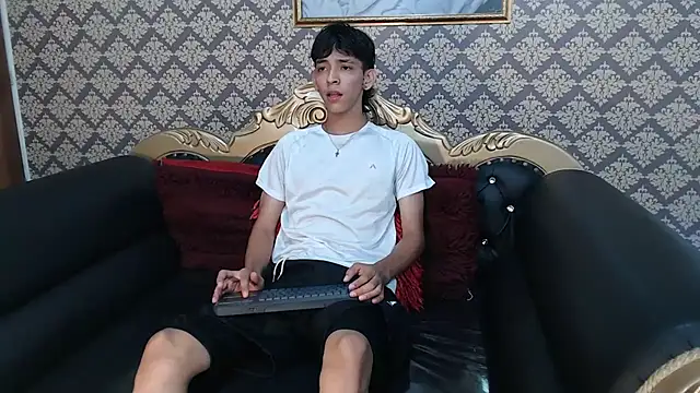 Snapshot of Sebas_cat chatting on September 2025 07:57:02 PM Sebas cat online show from September 2025 07:57:02 PM