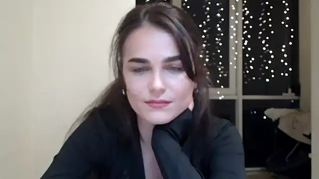 Silviaa a online show from November 2025 08:31:01 PM