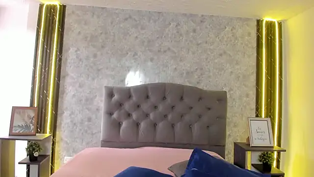 GiannaSlimJB online show from February 2026 07:10:02 PM