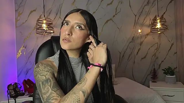 Scaarlettfox online show from February 2026 06:03:01 PM