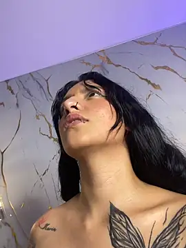 Scaarlettfox online show from April 2026 09:39:33 PM