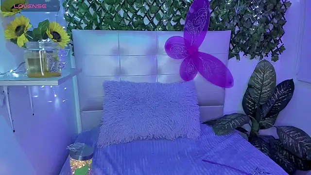 Anna Blade  online show from October 2025 06:31:01 PM