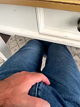 Snapshot of cyclone1212 chatting on October 2025 01:40:02 PM cyclone1212 online show from October 2025 01:40:02 PM