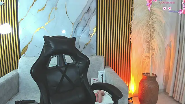 KrystalEvans online show from September 2025 08:20:01 PM