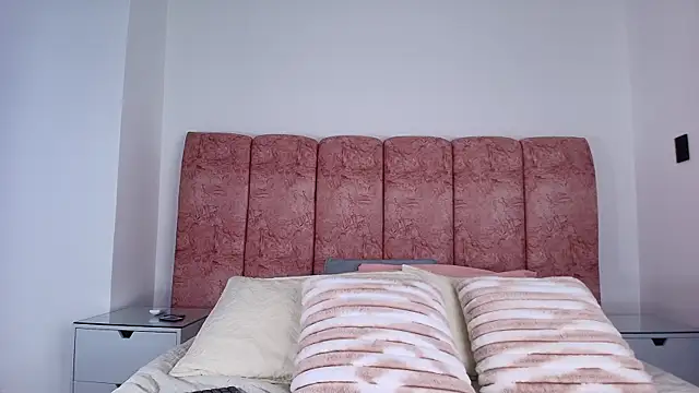 emmacurvy online show from November 2025 03:05:02 AM