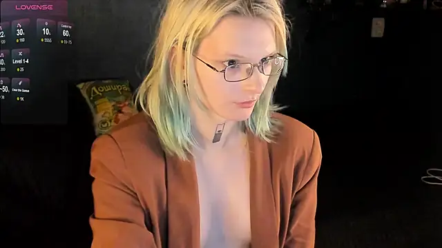 Snapshot of lika_haris chatting on November 2025 11:36:02 PM lika haris online show from November 2025 11:36:02 PM