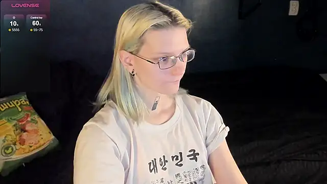 Snapshot of lika_haris chatting on November 2025 11:15:01 PM lika haris online show from November 2025 11:15:01 PM